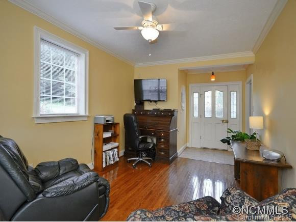 1 FLOYD DR - Photo 2