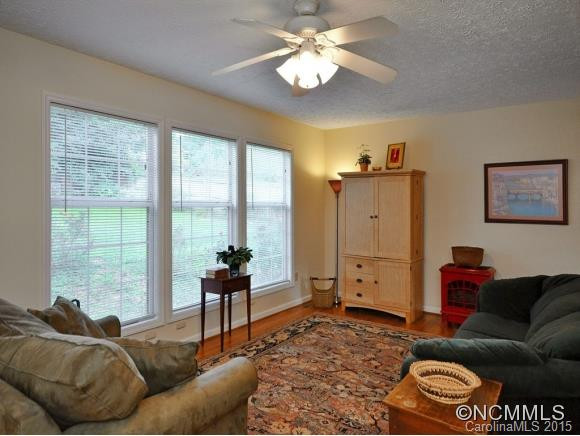 1 FLOYD DR - Photo 3