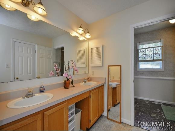 1 FLOYD DR - Photo 8