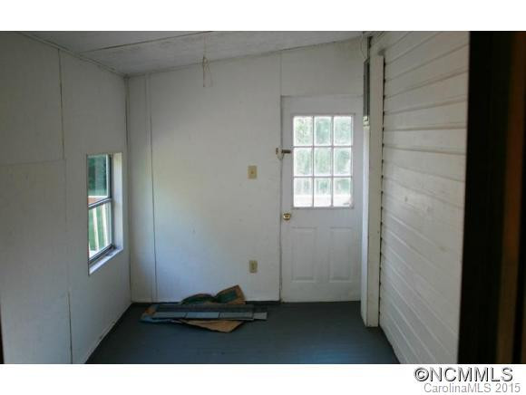 526 POORS FORD ROAD - Photo 11