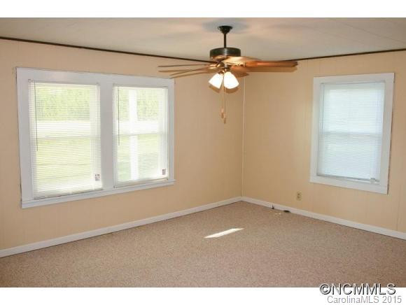 526 POORS FORD ROAD - Photo 3