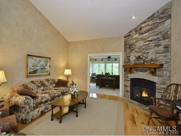 110 JENNY LIND DRIVE - Photo 3