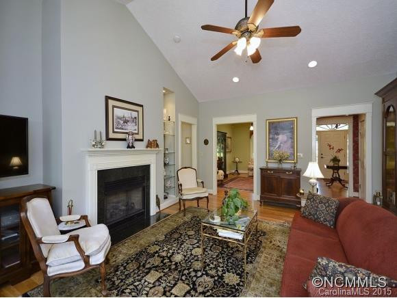 822 RICKEL DRIVE - Photo 6