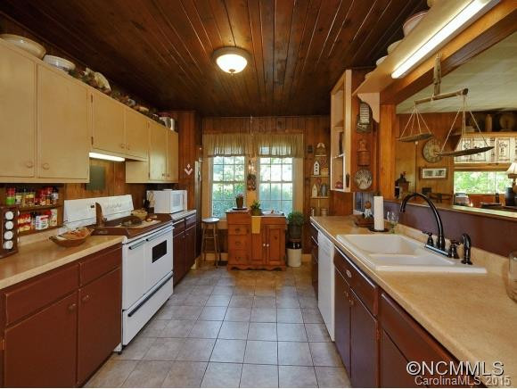 588 Green Valley Road - Photo 11