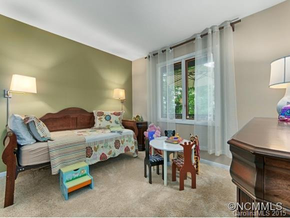 725 GREENWOOD DRIVE - Photo 11