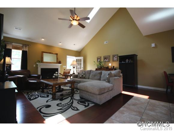 413 Wildbriar Road - Photo 2