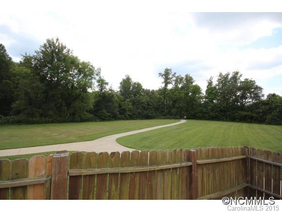 413 Wildbriar Road - Photo 17