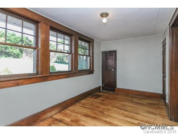 33 Madeline Ave - Photo 12