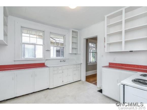 33 Madeline Ave - Photo 5