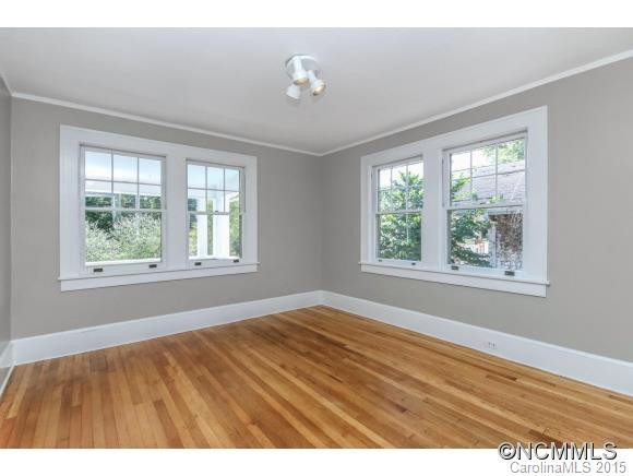 33 Madeline Ave - Photo 8