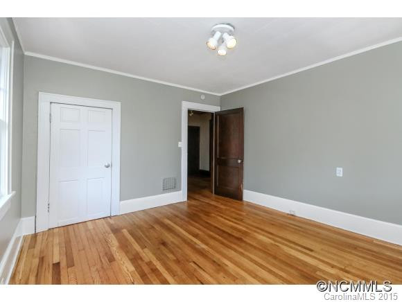 33 Madeline Ave - Photo 9