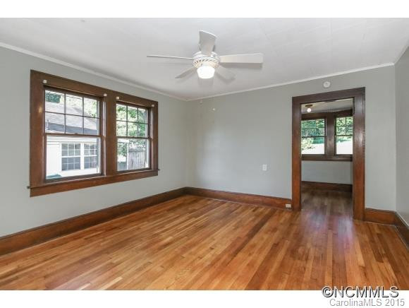 33 Madeline Ave - Photo 10