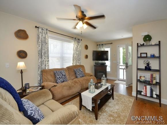 9 ASBURY COTTAGE DR - Photo 3