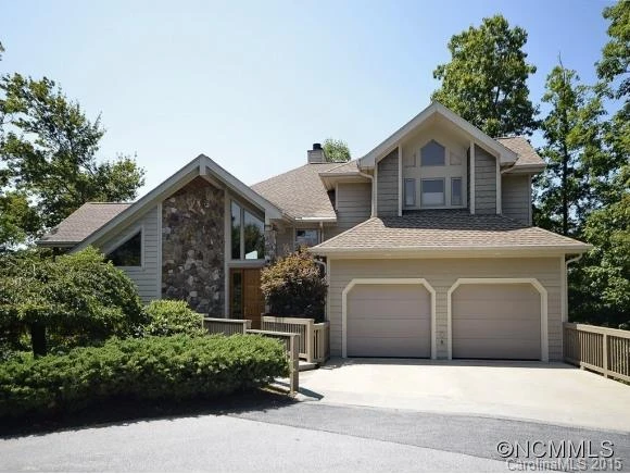 42 DAKOTA COURT