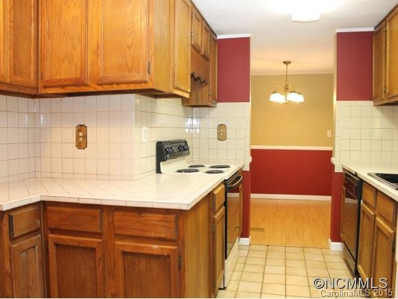 243 Montgomery Place - Photo 5