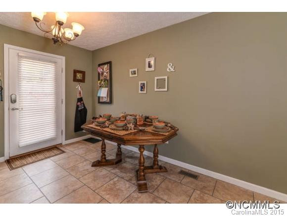 24 Newberry Drive - Photo 7