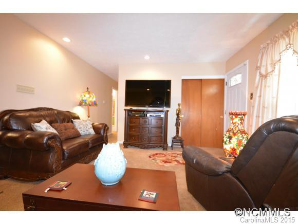 13 Evelake Drive - Photo 7