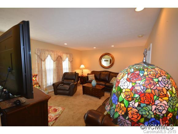 13 Evelake Drive - Photo 8