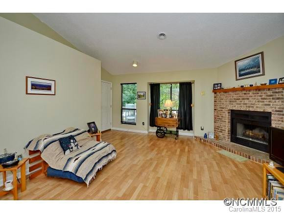 50 Ravencroft - Photo 3