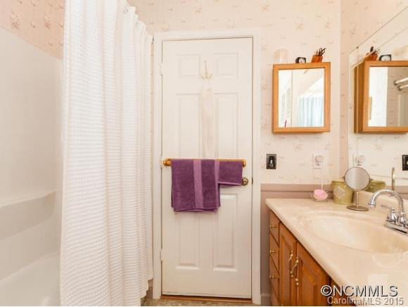 403 Crest Road - Photo 12