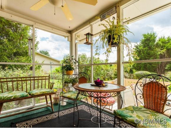 403 Crest Road - Photo 18
