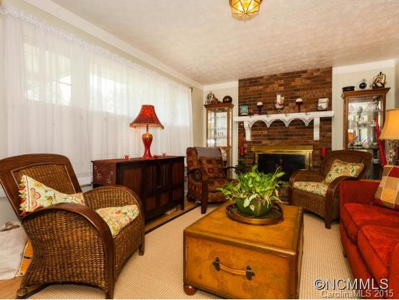 403 Crest Road - Photo 3