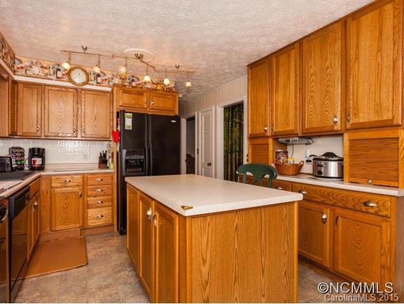 403 Crest Road - Photo 6