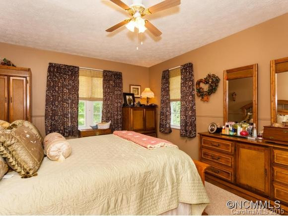 403 Crest Road - Photo 10