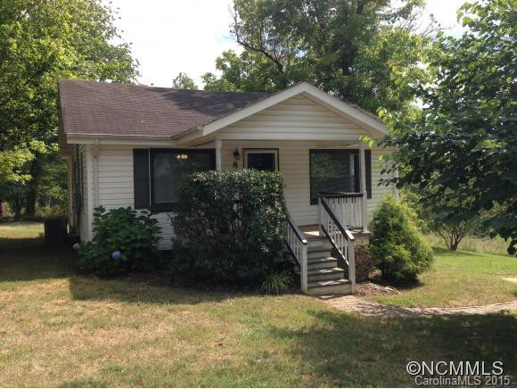8 Oakcrest Place
