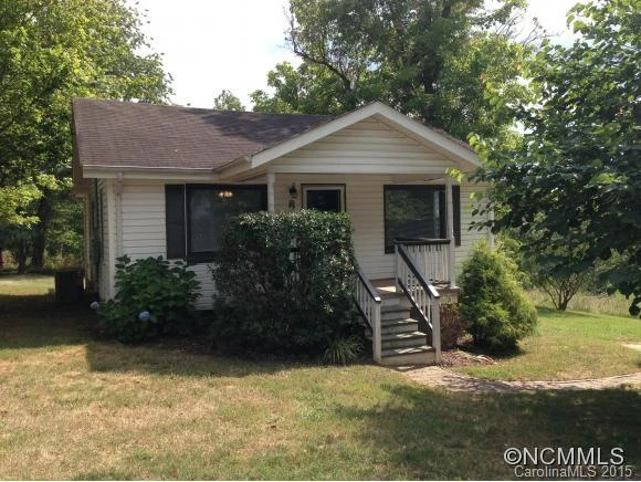 8 Oakcrest Place