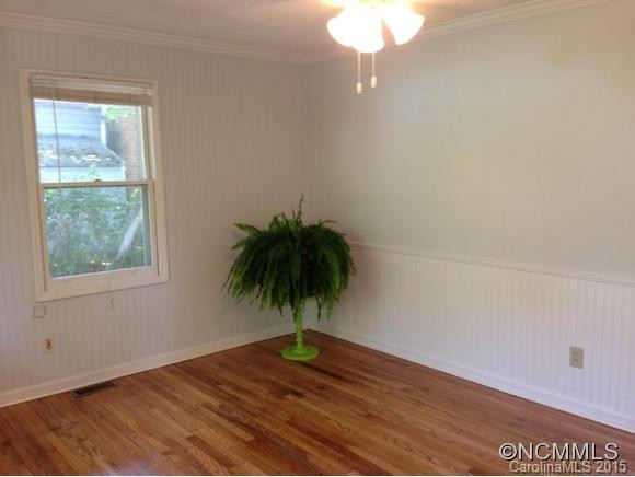 8 Oakcrest Place - Photo 2