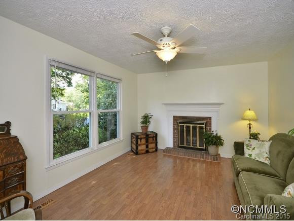 289 Foxcroft Drive - Photo 2