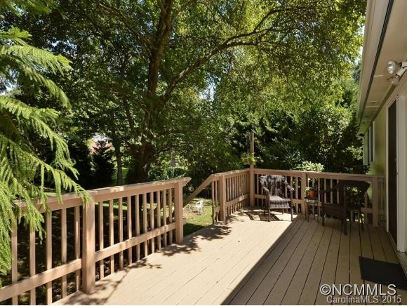 289 Foxcroft Drive - Photo 12