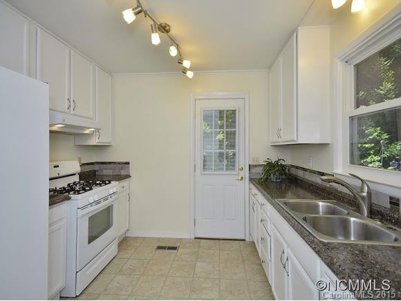 289 Foxcroft Drive - Photo 5