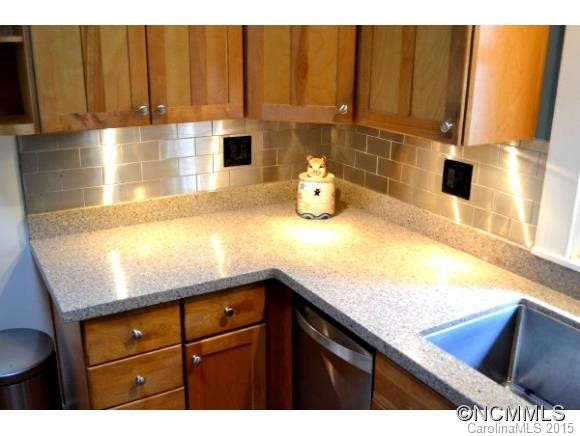 30 Monroe Place - Photo 16