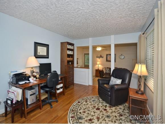 422 Hillcrest Circle - Photo 3