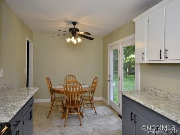 422 Hillcrest Circle - Photo 7