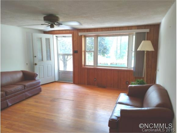 5995 Howard Gap Road - Photo 12