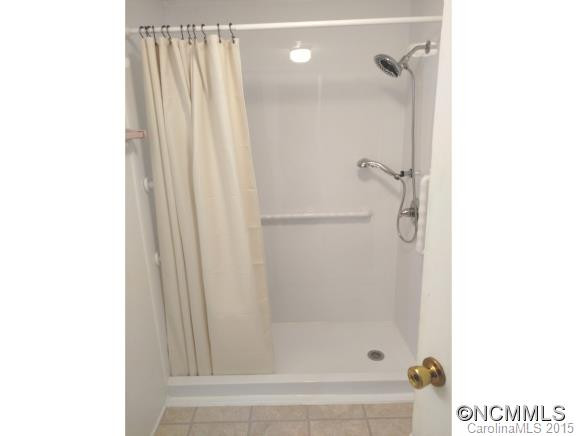 5995 Howard Gap Road - Photo 16