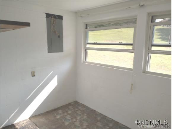 5995 Howard Gap Road - Photo 18