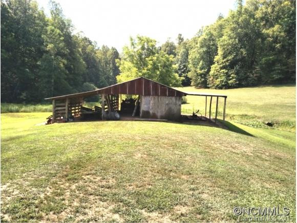 5995 Howard Gap Road - Photo 9