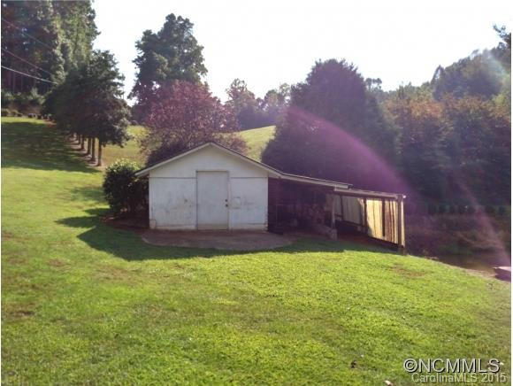 5995 Howard Gap Road - Photo 10