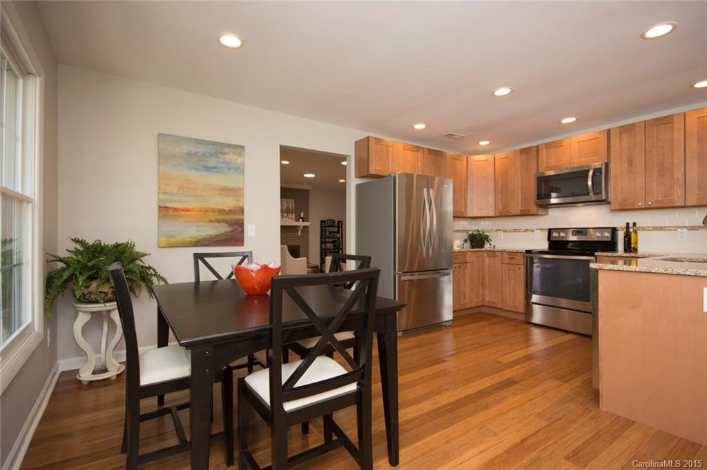 215 Summerglen - Photo 4