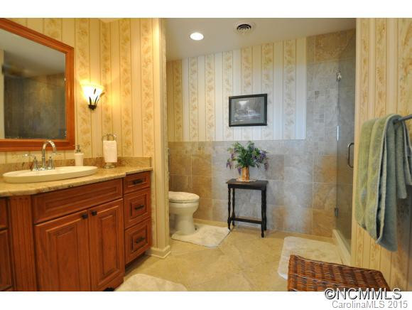 304 Fleetwood Plaza - Photo 8
