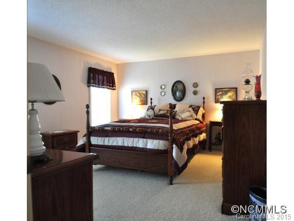 304 Fleetwood Plaza - Photo 9