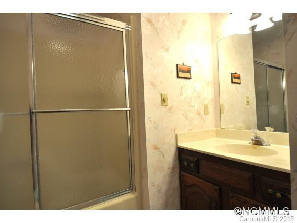 304 Fleetwood Plaza - Photo 10