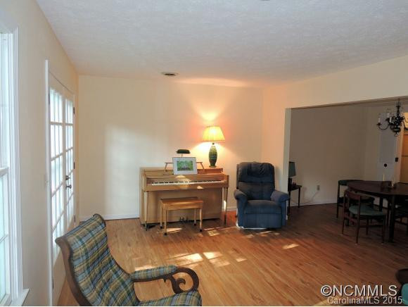 1409 B4 Kensington Court - Photo 2