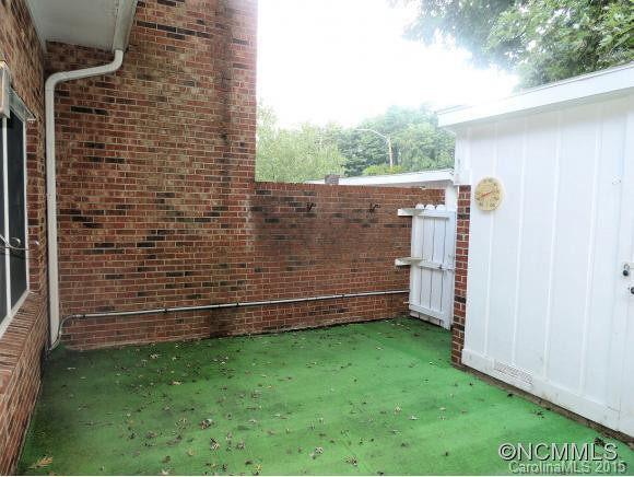 1409 B4 Kensington Court - Photo 16