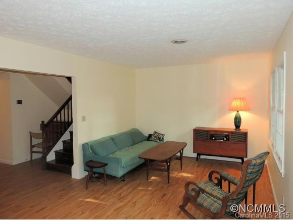 1409 B4 Kensington Court - Photo 3