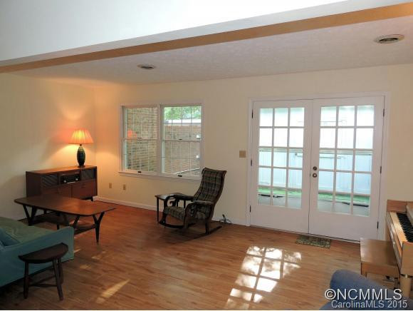 1409 B4 Kensington Court - Photo 5